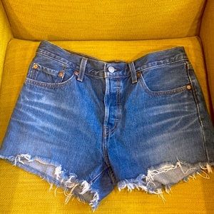 Levi’s 501 cutoff denim shorts
